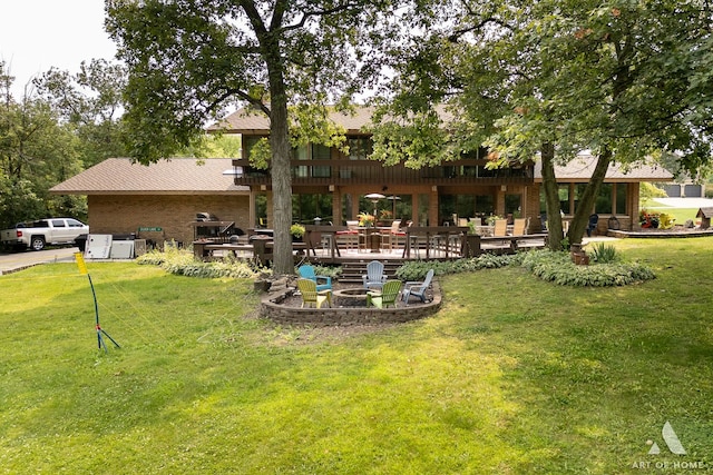 view of yard with a patio area