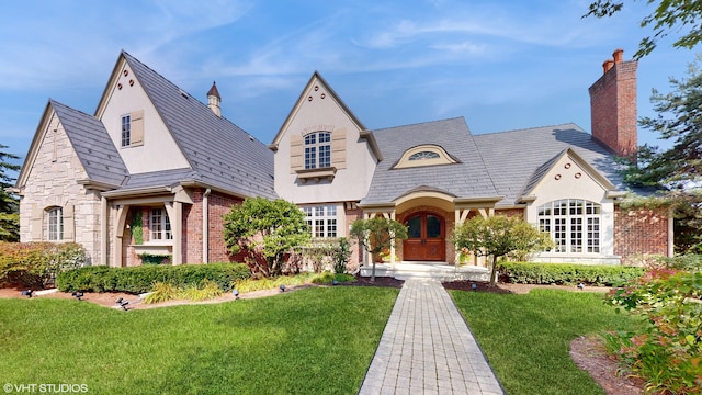 view of front of house with a front yard