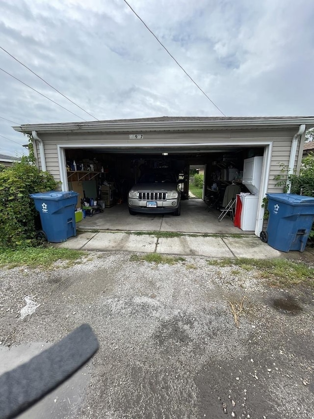 view of detached garage