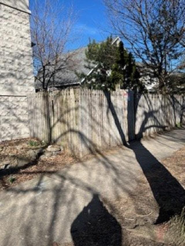 6801 N Wolcott Ave, Chicago, IL 60626 - photo 24