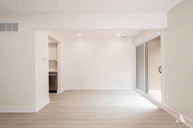 empty room featuring light hardwood / wood-style flooring