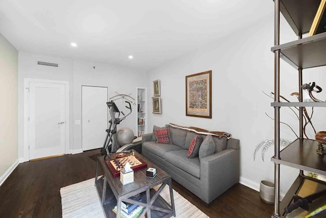 680 N Lake Shore Dr Unit 519, Chicago, IL 60611 - living area featuring recessed lighting, visible vents, wood finished floors, and baseboards