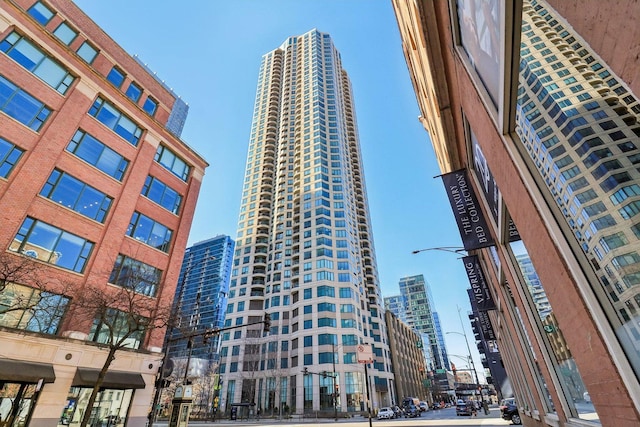 400 N La Salle Dr Unit 2903, Chicago, IL 60654 - view of property with a city view