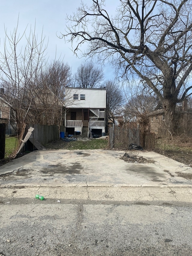 view of front of property