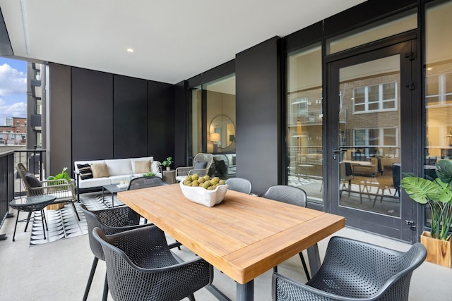 21 N May St Unit 402, Chicago, IL 60607 - dining area featuring a wall of windows and recessed lighting