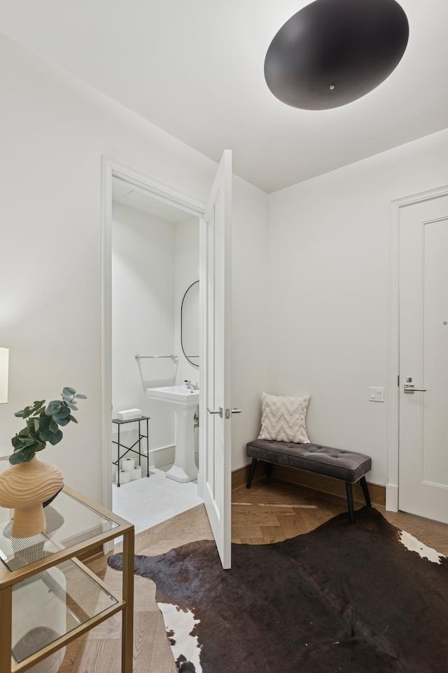 21 N May St Unit 402, Chicago, IL 60607 - sitting room featuring wood finished floors and baseboards