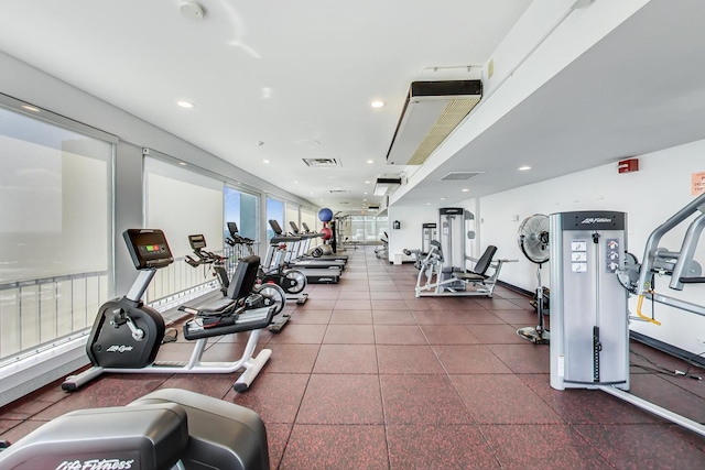 6171 N Sheridan Rd Unit 1508, Chicago, IL 60660 - exercise room with recessed lighting
