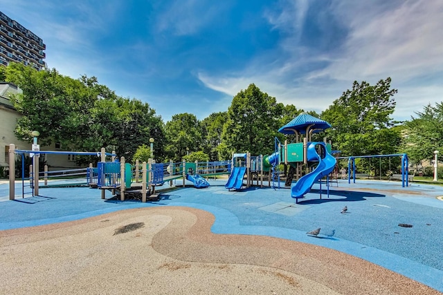 6171 N Sheridan Rd Unit 1508, Chicago, IL 60660 - view of community playground