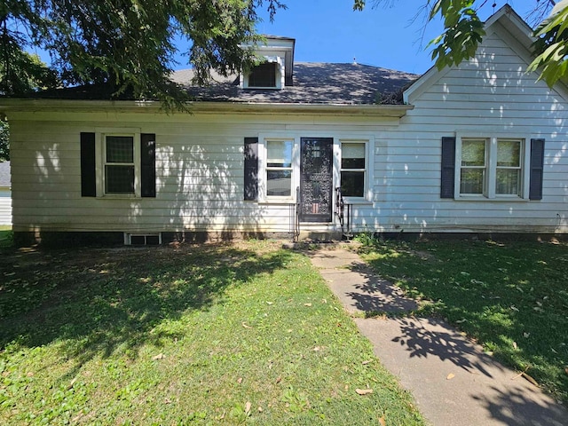 view of front of house with a front yard