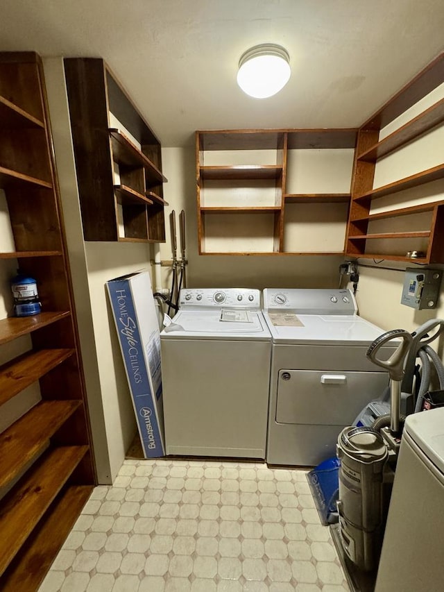 321 E N St, Sheffield, IL 61361 - laundry room with light flooring and washer and dryer