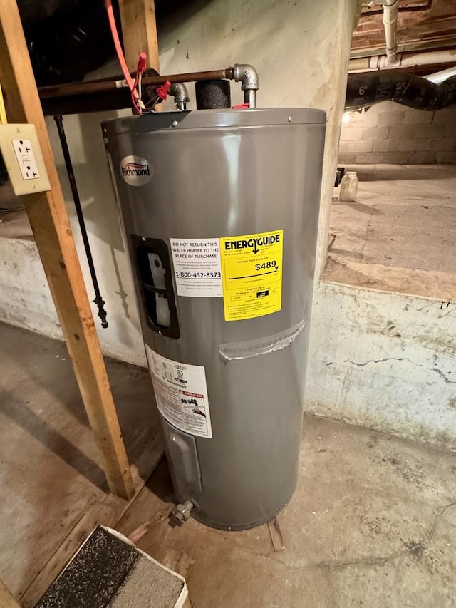 321 E N St, Sheffield, IL 61361 - utilities with water heater