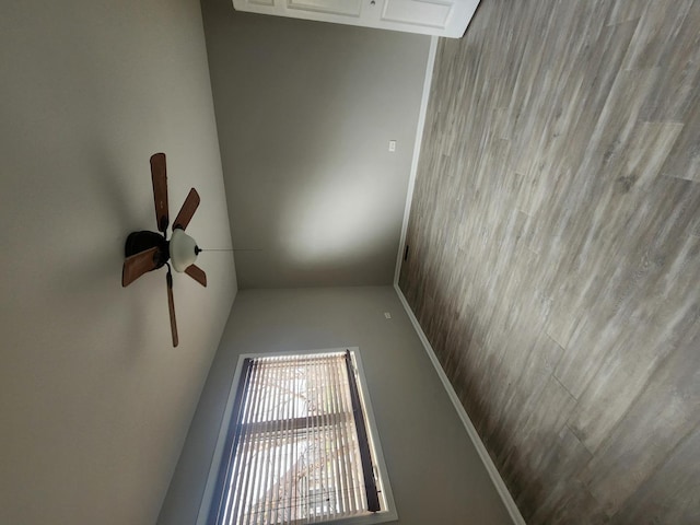 empty room featuring ceiling fan