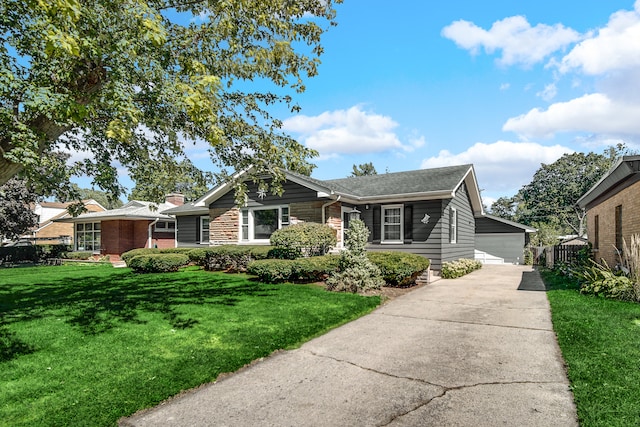 view of front of property with a front yard