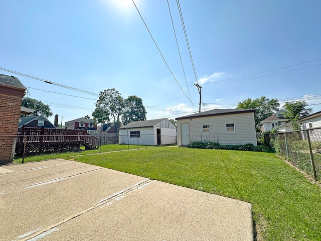 view of yard with a patio