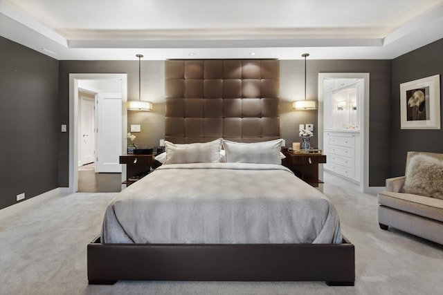 1040 N Lake Shore Dr Unit 9A, Chicago, IL 60611 - carpeted bedroom with a tray ceiling, baseboards, and ensuite bathroom
