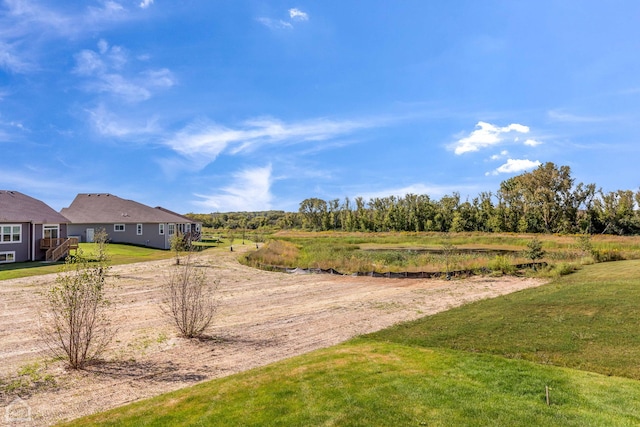 view of yard featuring a rural view