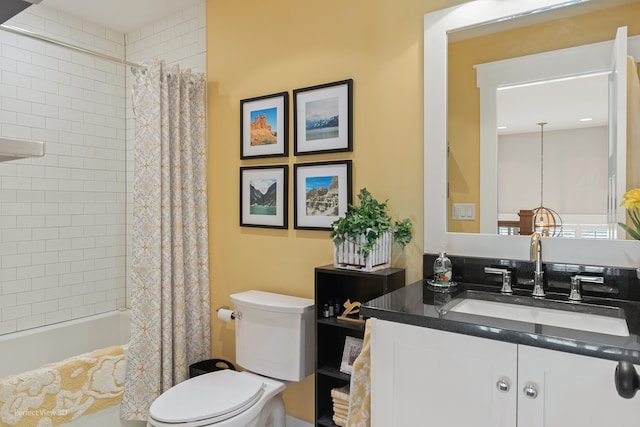 full bathroom featuring shower / bathtub combination with curtain, toilet, and vanity