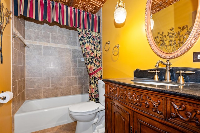 full bathroom featuring vanity, toilet, tile patterned flooring, and shower / bath combo