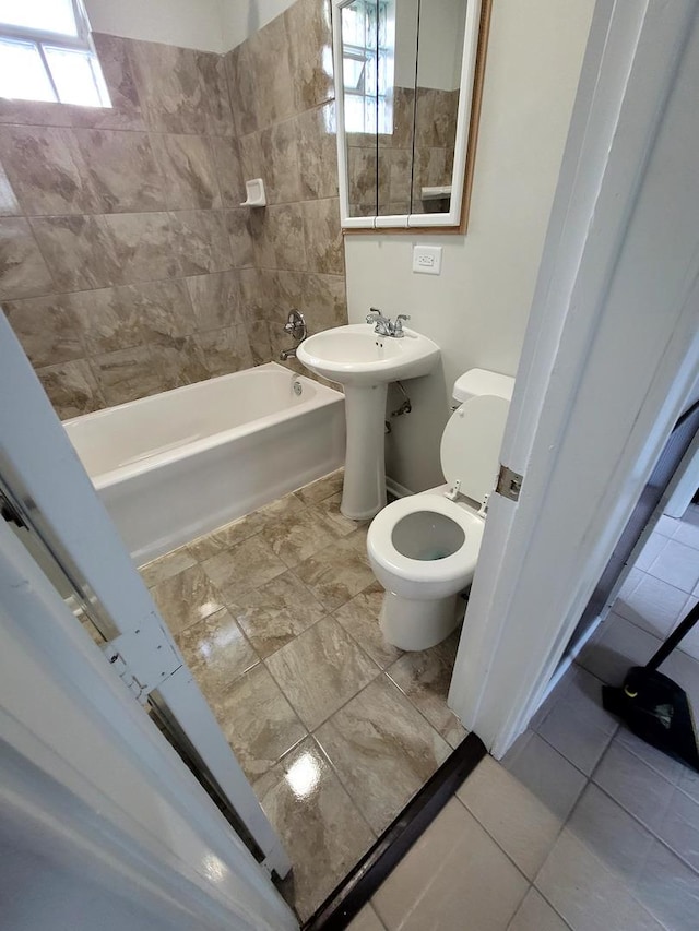 521 Forsythe Ave, Calumet City, IL 60409 - bathroom with toilet, a sink, and  shower combination