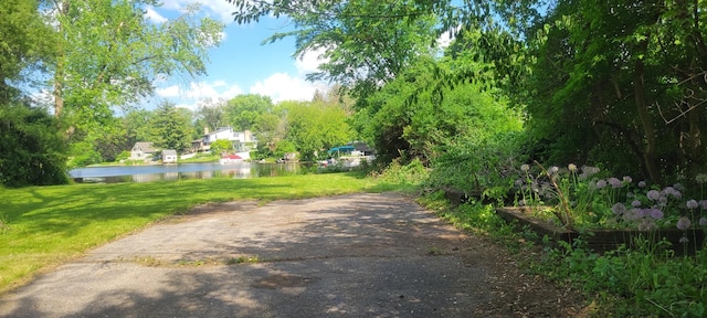 228 S Shore Dr, Island Lake, IL 60042
