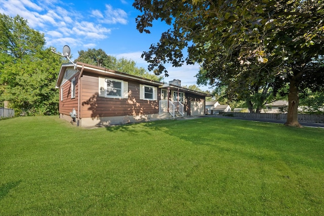 view of front of house featuring a front yard