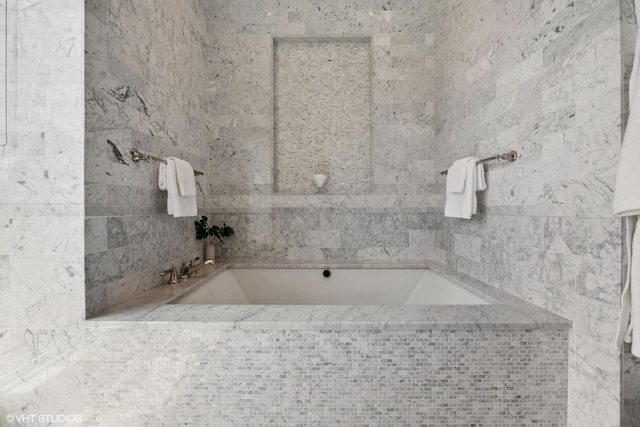 11 E Walton St Unit 5801, Chicago, IL 60611 - photo 28