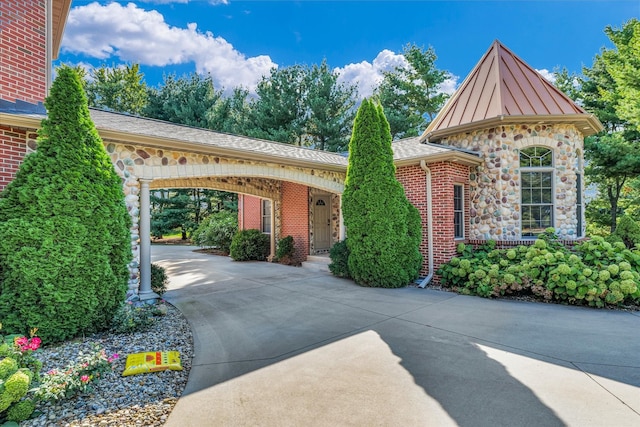 view of front of house with a carport