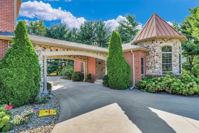 4703 W Kirby Ave, Champaign, IL 61822 - view of property's community featuring concrete driveway and a carport