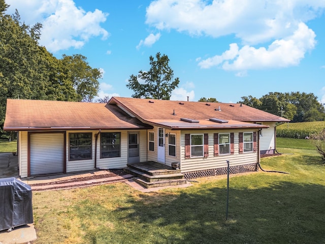 ranch-style home with a front yard