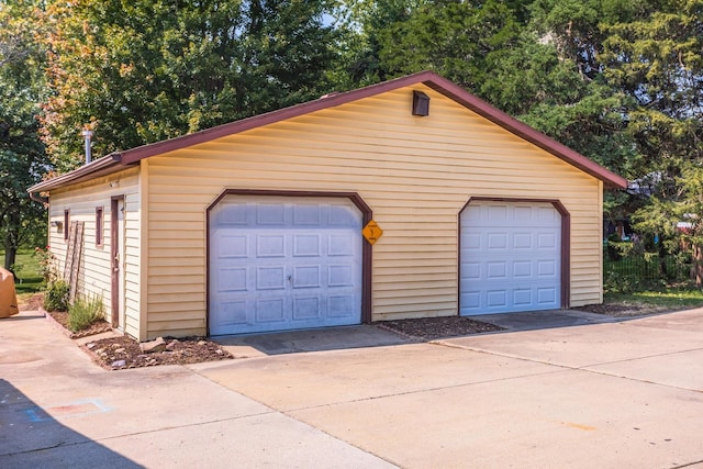 view of detached garage