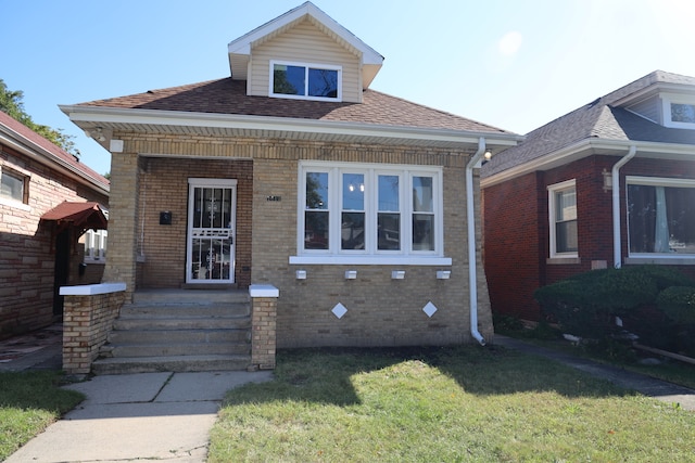 view of front of property with a front yard