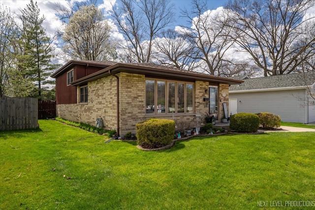 view of front of house with a front lawn