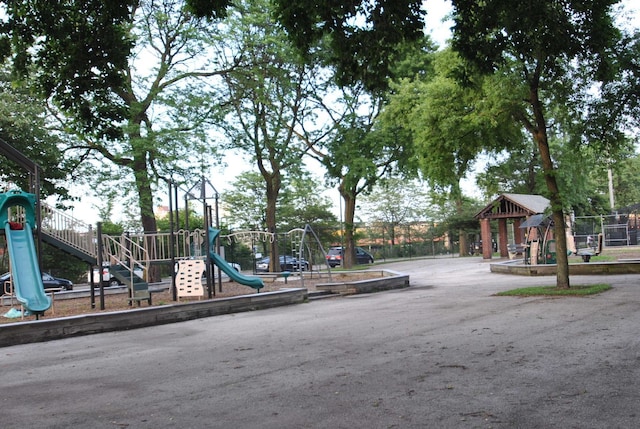 2701 W Congress Pkwy, Chicago, IL 60612 - view of community playground