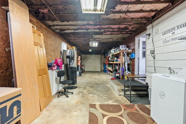 basement with washer / dryer