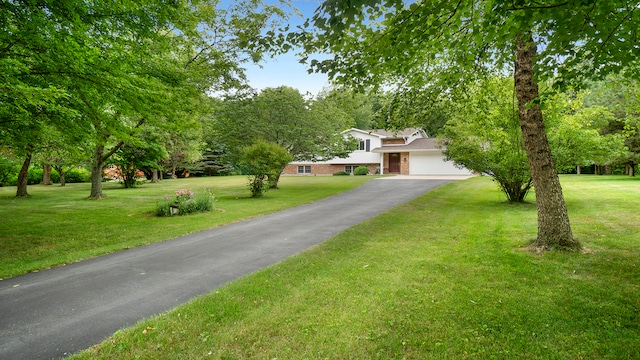 view of front of house featuring a front yard