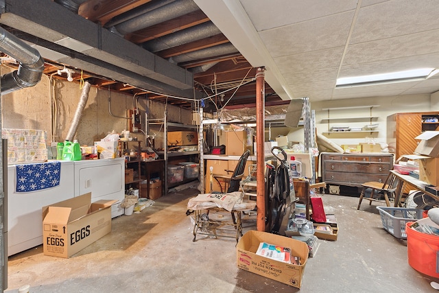 basement featuring independent washer and dryer