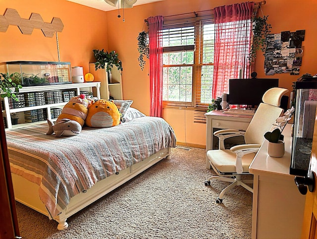 bedroom with carpet flooring