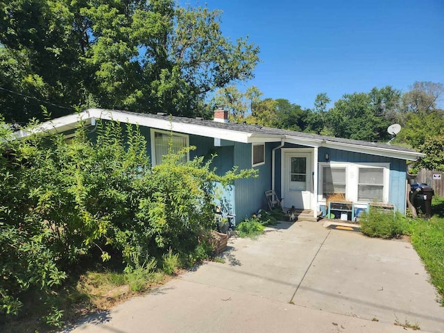 view of front of property