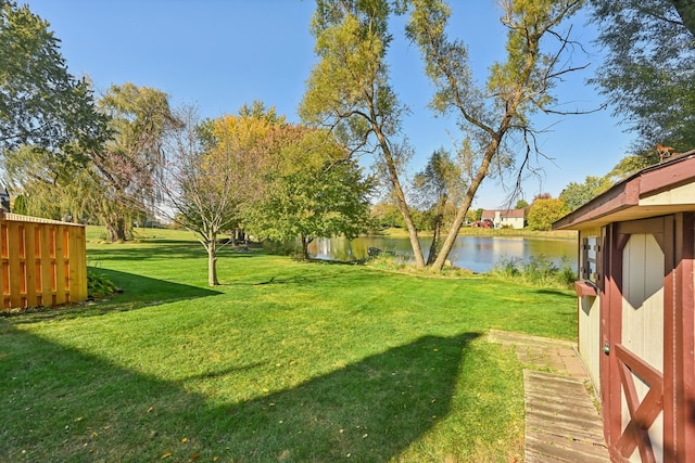 view of yard featuring a water view