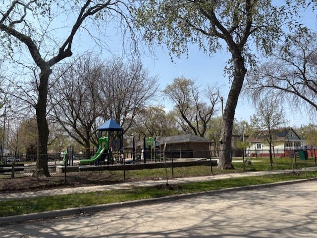 10809 S Mackinaw Ave, Chicago, IL 60617 - communal playground featuring fence