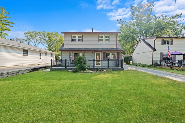 view of front of house with a front lawn