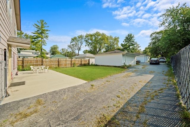 view of yard with a patio