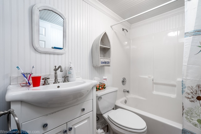 full bathroom featuring crown molding, vanity, toilet, and shower / bathtub combination with curtain