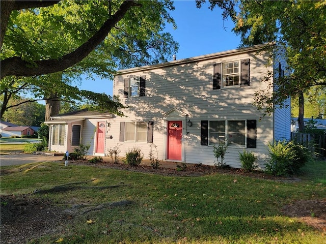 view of front facade with a front yard