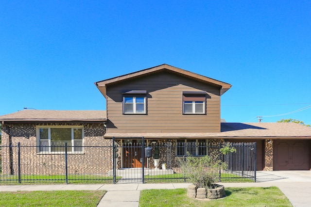 view of front facade with a garage