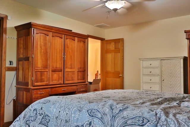 bedroom featuring ceiling fan