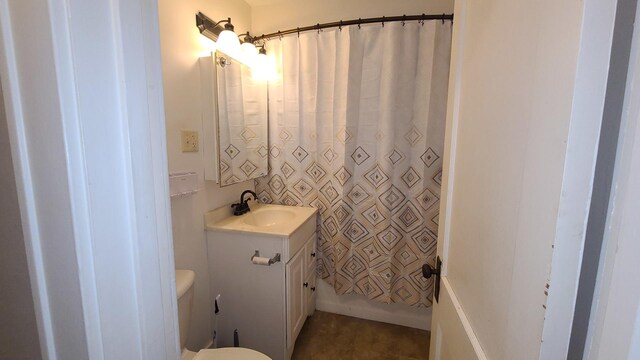 617 E Morgan St, Dixon, IL 61021 - full bath featuring vanity, toilet, and a shower with curtain