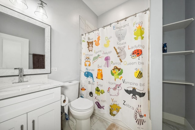 full bath featuring toilet, a shower with curtain, and vanity