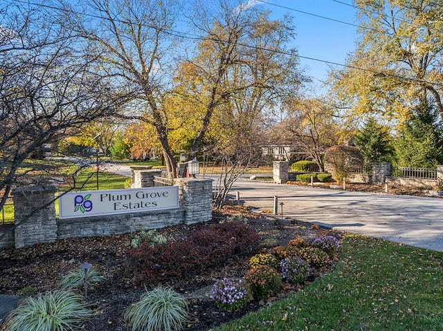 view of community / neighborhood sign