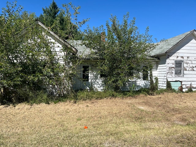 view of side of property